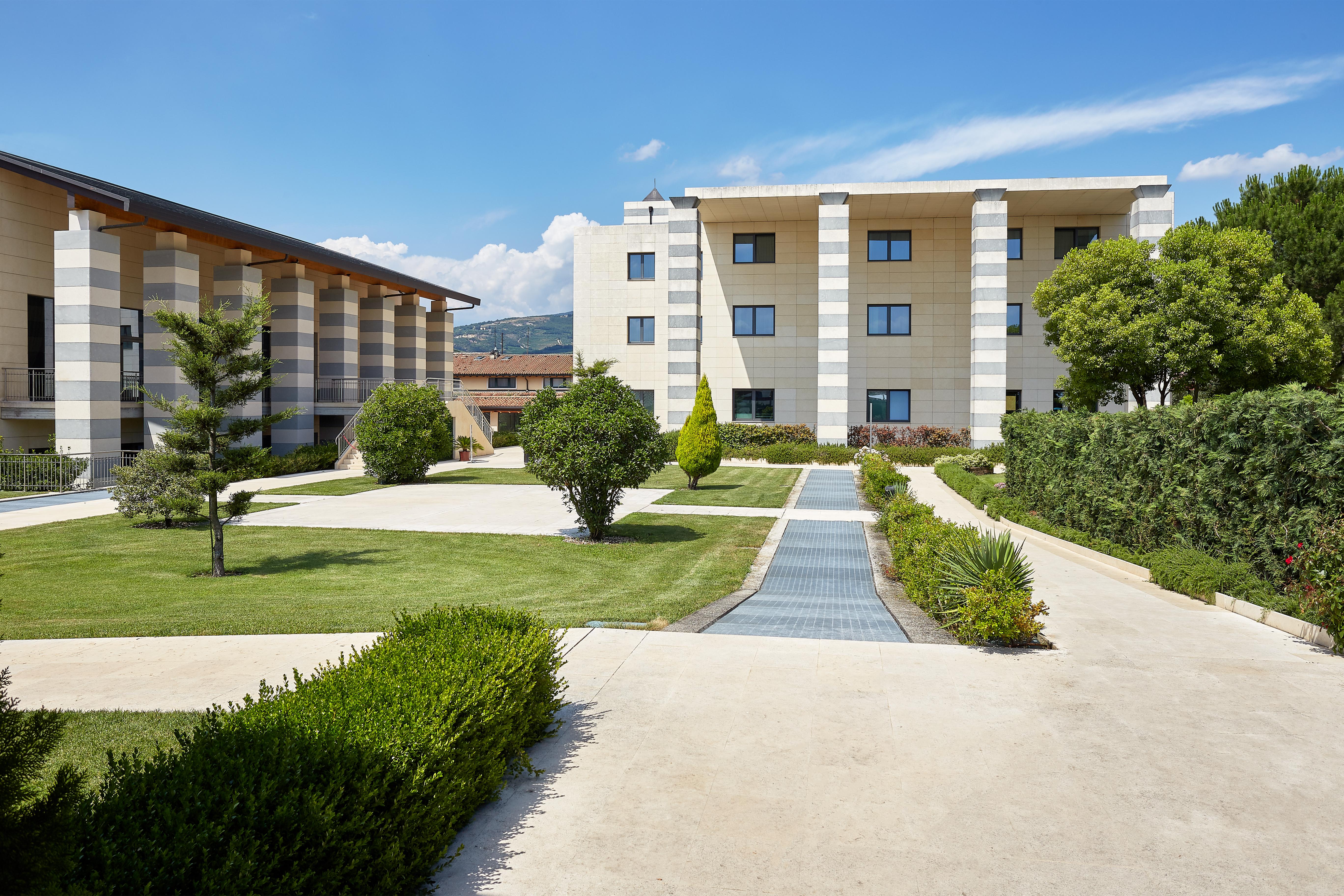 Quaranta Tommasi Wine & Hotel 4*