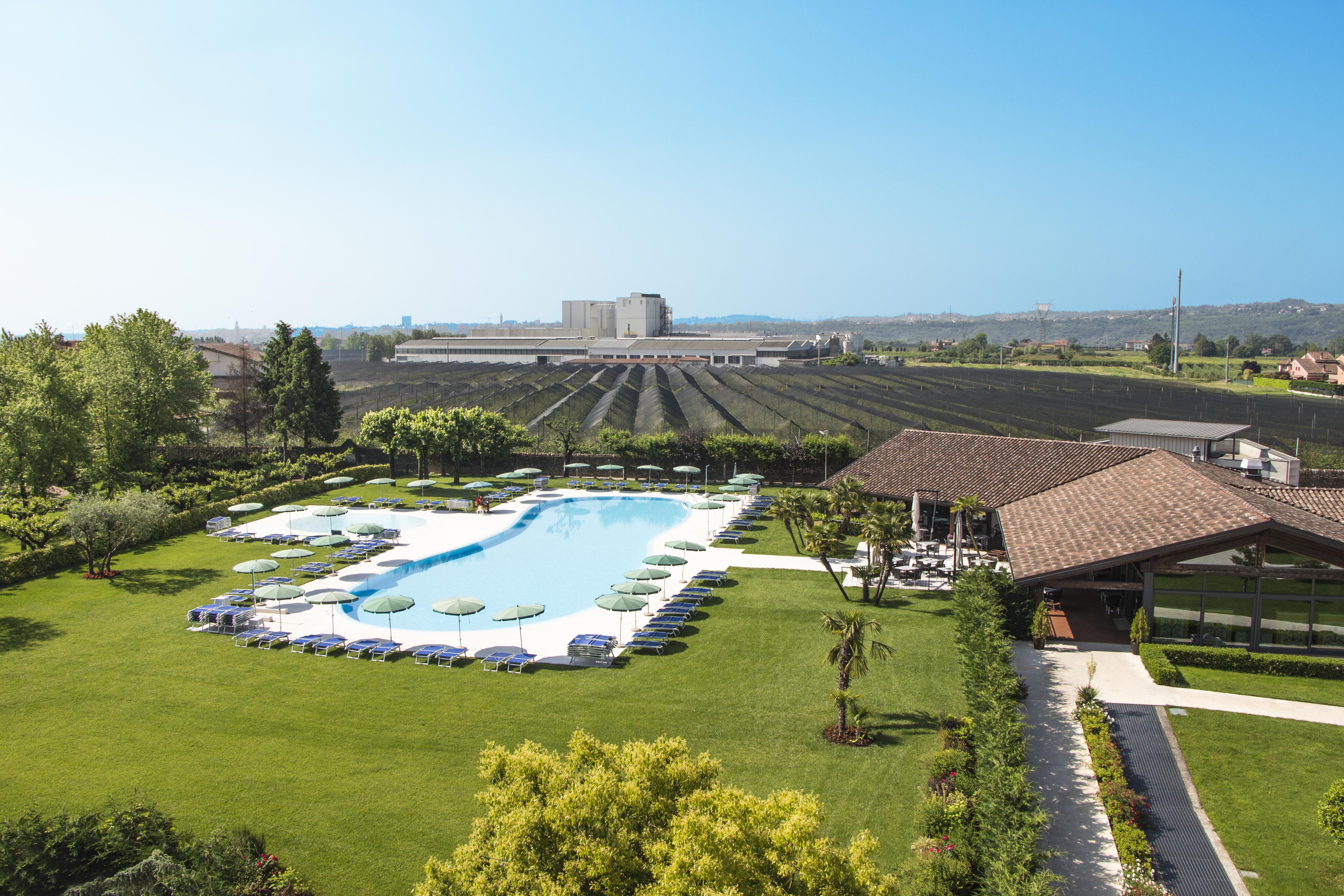 Quaranta Tommasi Wine & 4*