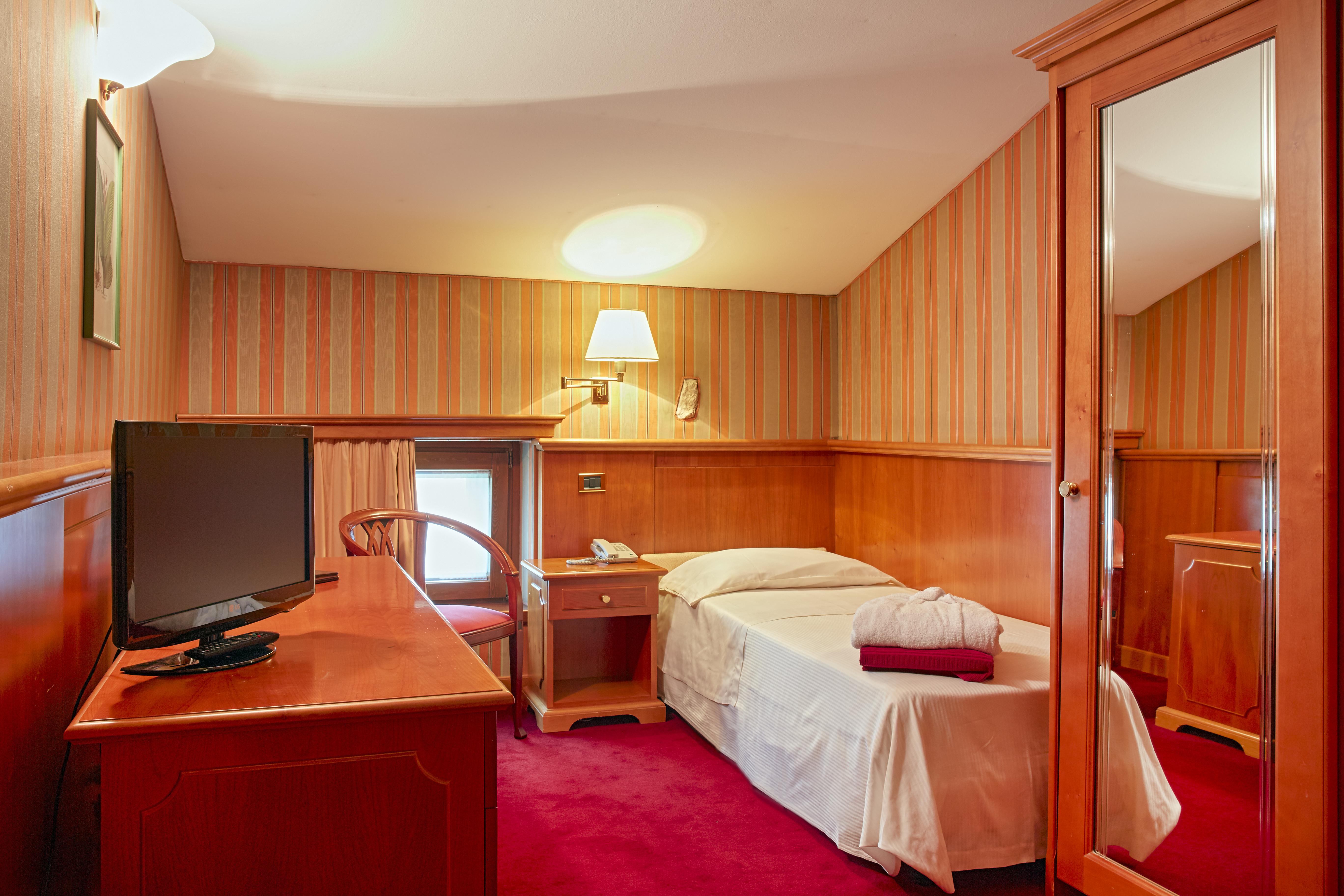 Quaranta Tommasi Wine & 4*